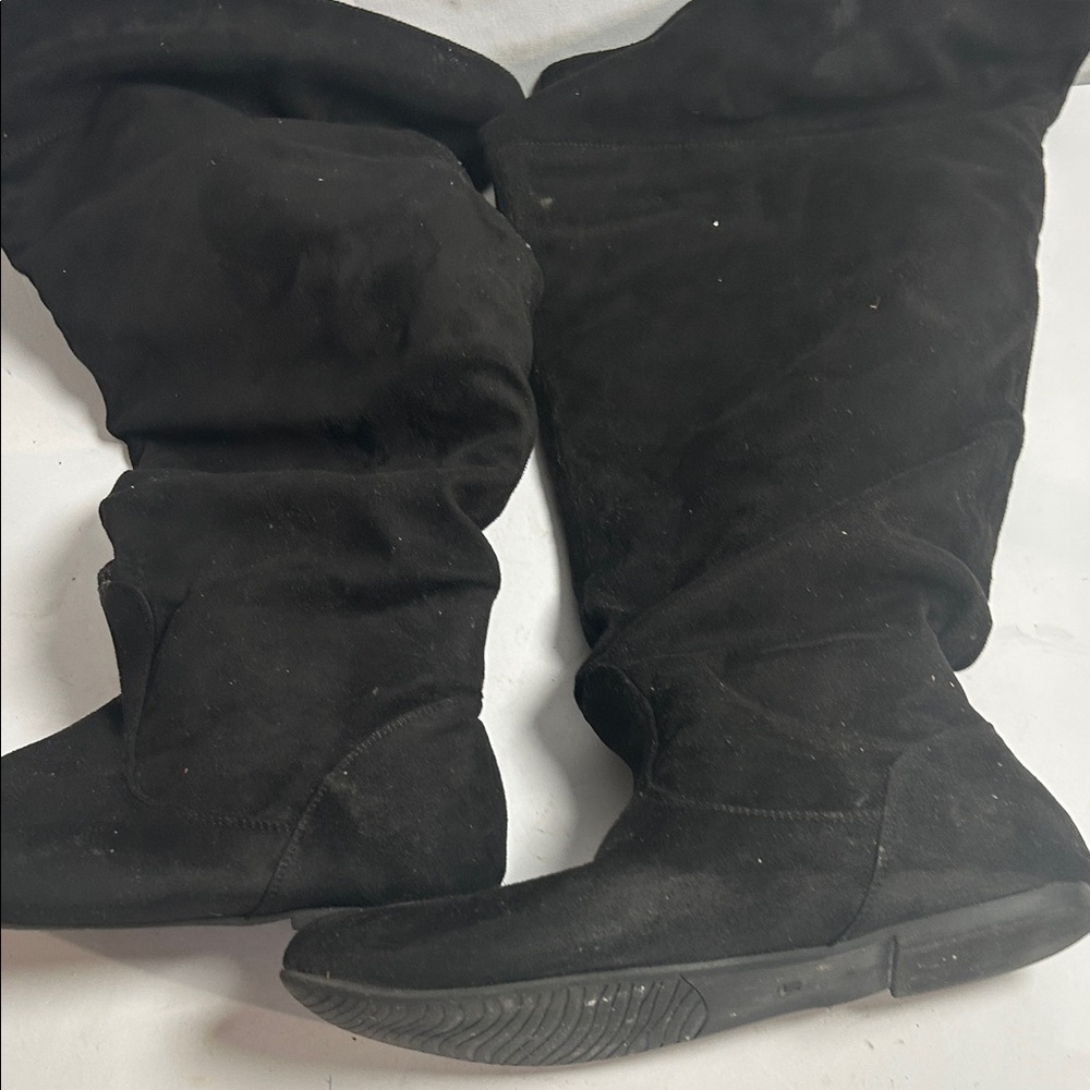 Elegant Black Over the Knee Boots In Size 8W - Picture 15 of 16